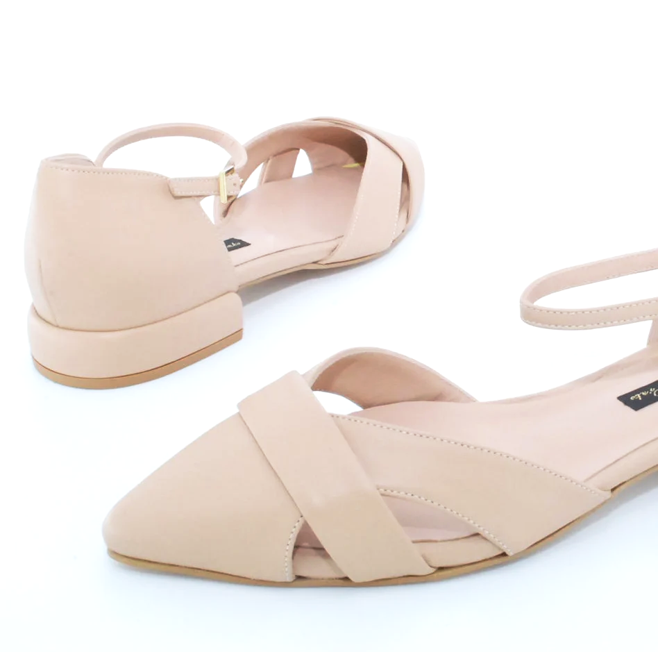 Ballerina Andrea Pinto