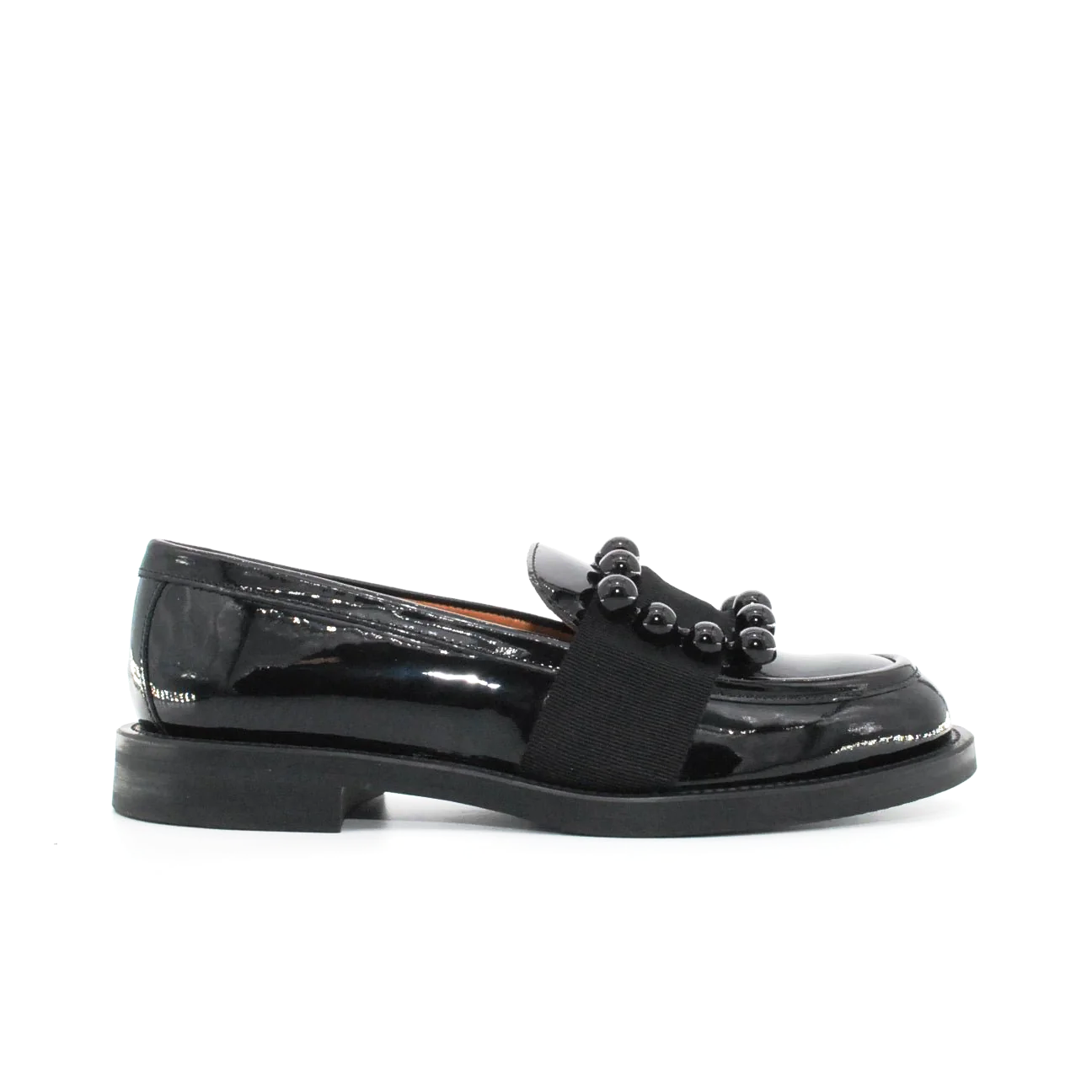 mocassino-frau-in-pelle-verniciata-35-nero-pelle-mocassino_6f5c0ffc-9bac-4982-a04a-602942517a3b.png