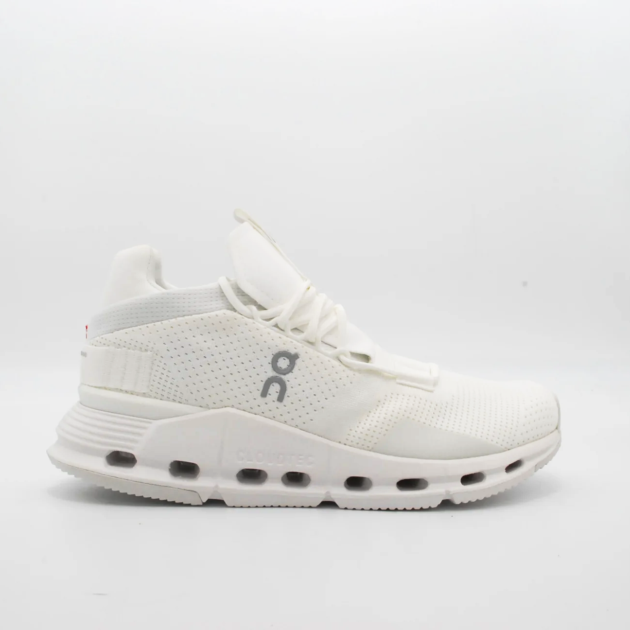 sneakers-on-cloudnova-36-bianco-tessuto-tecnico-sneakers.png