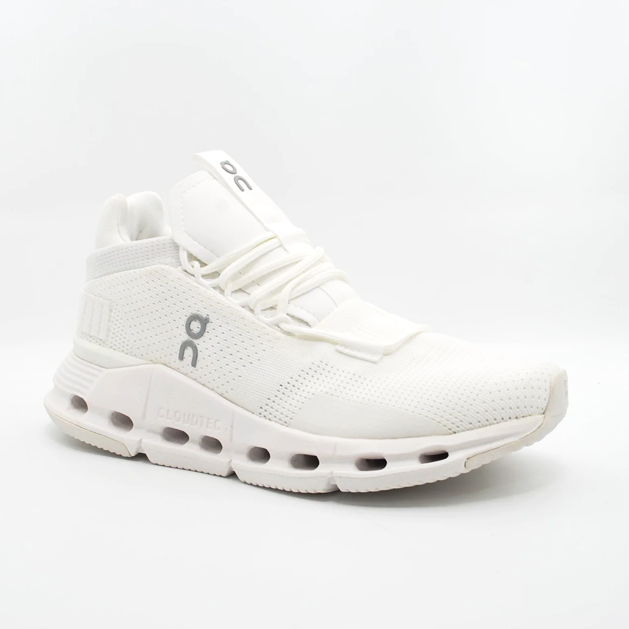 sneakers-on-in-tessuto-tecnico-cloudnova-sneakers-2.png