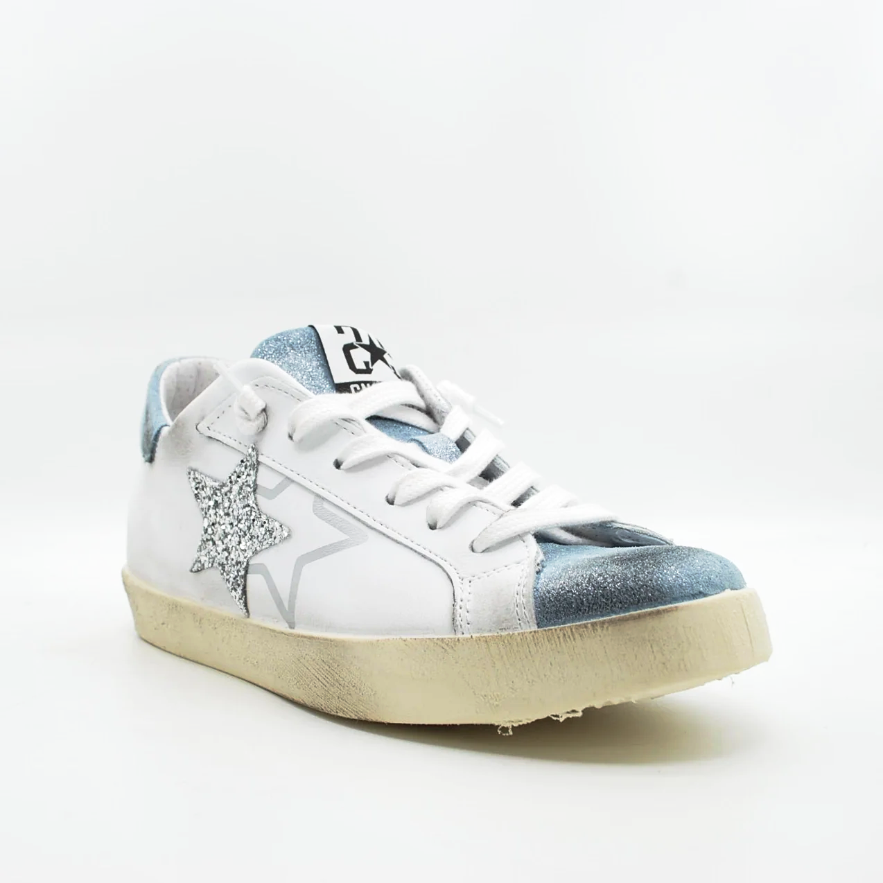 sneakers-two-star-low-in-pelle-sneakers-2_dffe576b-17dc-41fd-a76c-5e25a4f00f35.png
