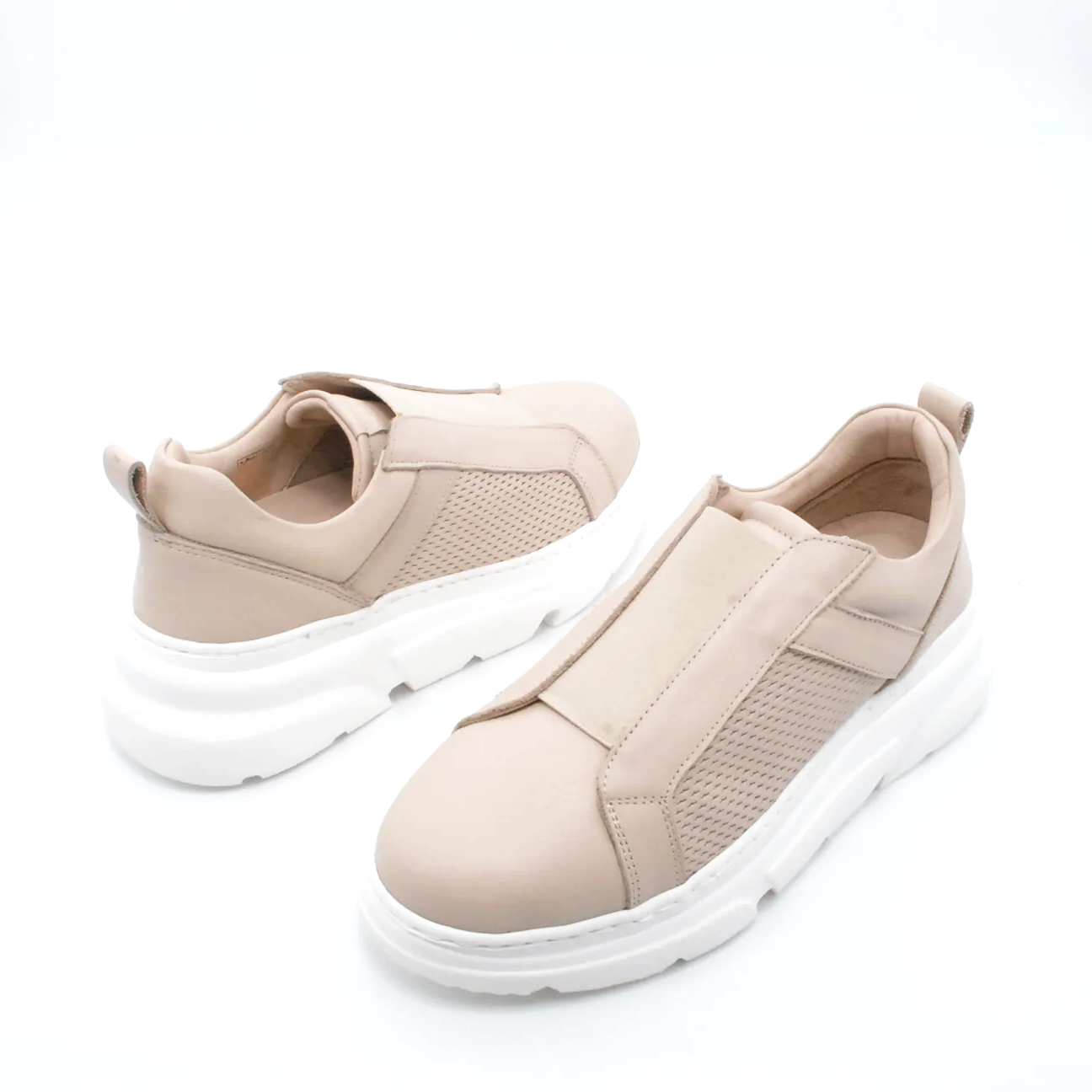 sneakers-wave-in-pelle-sneakers-2_de8bd0b0-f007-49a1-91ca-c373c1406afe.png