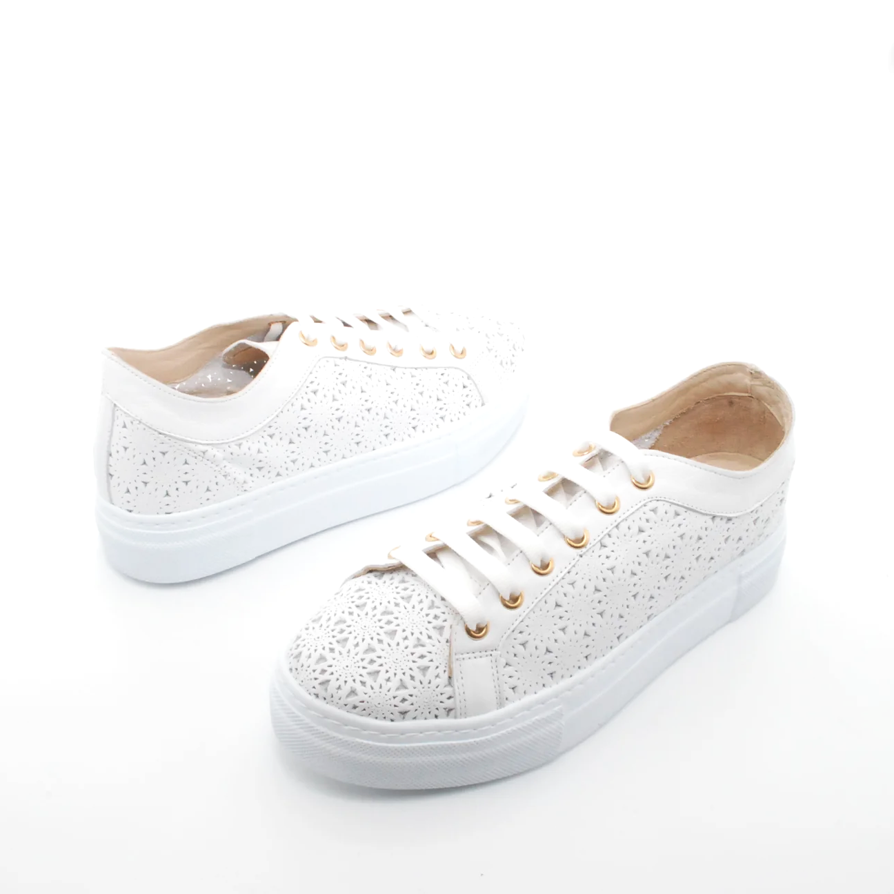 sneakers-wave-in-pelle-traforata-sneakers-2_58c0ffd6-5754-448d-9ed3-4fe15d372edf.png